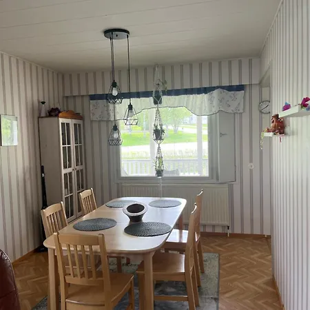 Omakotitalo Kiteen Keskustassa